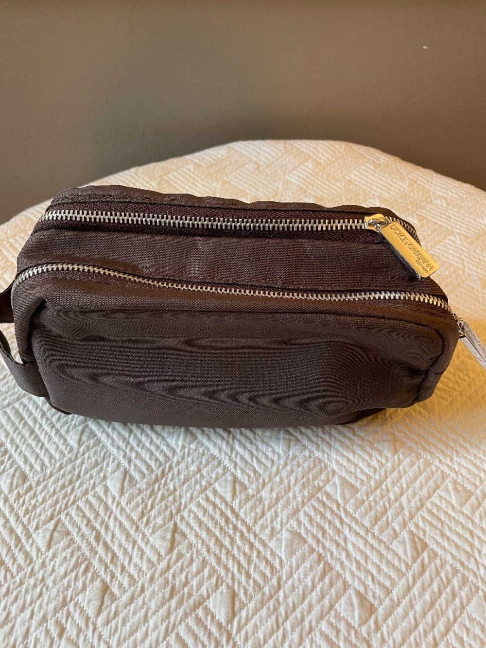 Dolce & Gabbana The One parfums brown toiletry bag